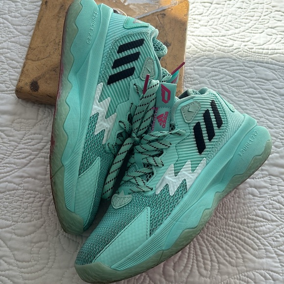 Adidas Dame Basketball Shoe - Picture 5 of 9